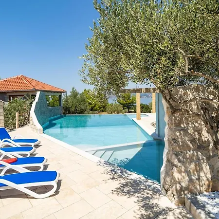 Hébergement de vacances Awesome In With Wifi Cavtat