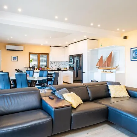 Holiday home Luxurious In *