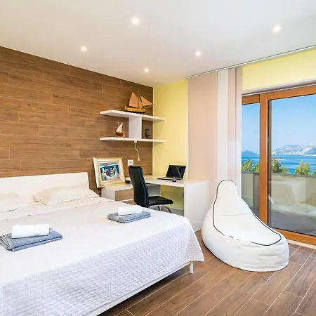 Holiday home Luxurious In *